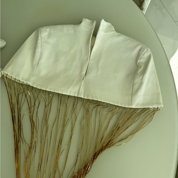 Aleksandre Akhalkatsishvili Stylish White and Gold chains cape - Picture 7 of 9